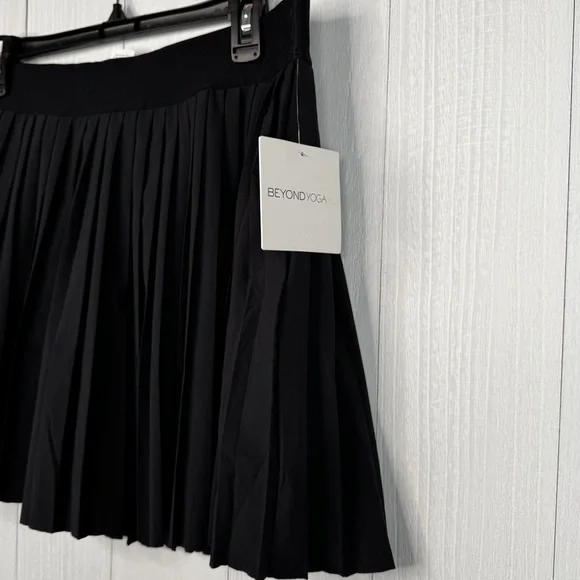 Beyond Yoga If You Pleats Tennis Skirt Womens | Black Athletic Athleisure - Picture 5 of 9